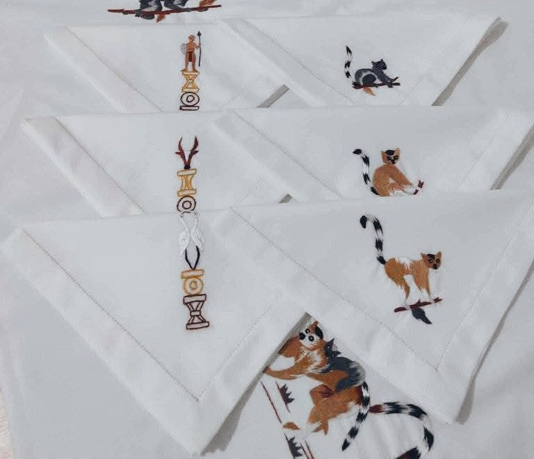 📌📌 nouveauté 📌📌 pour le printemps embellissez votre table! Nappe de table brodée à la main avec 6 serviettes